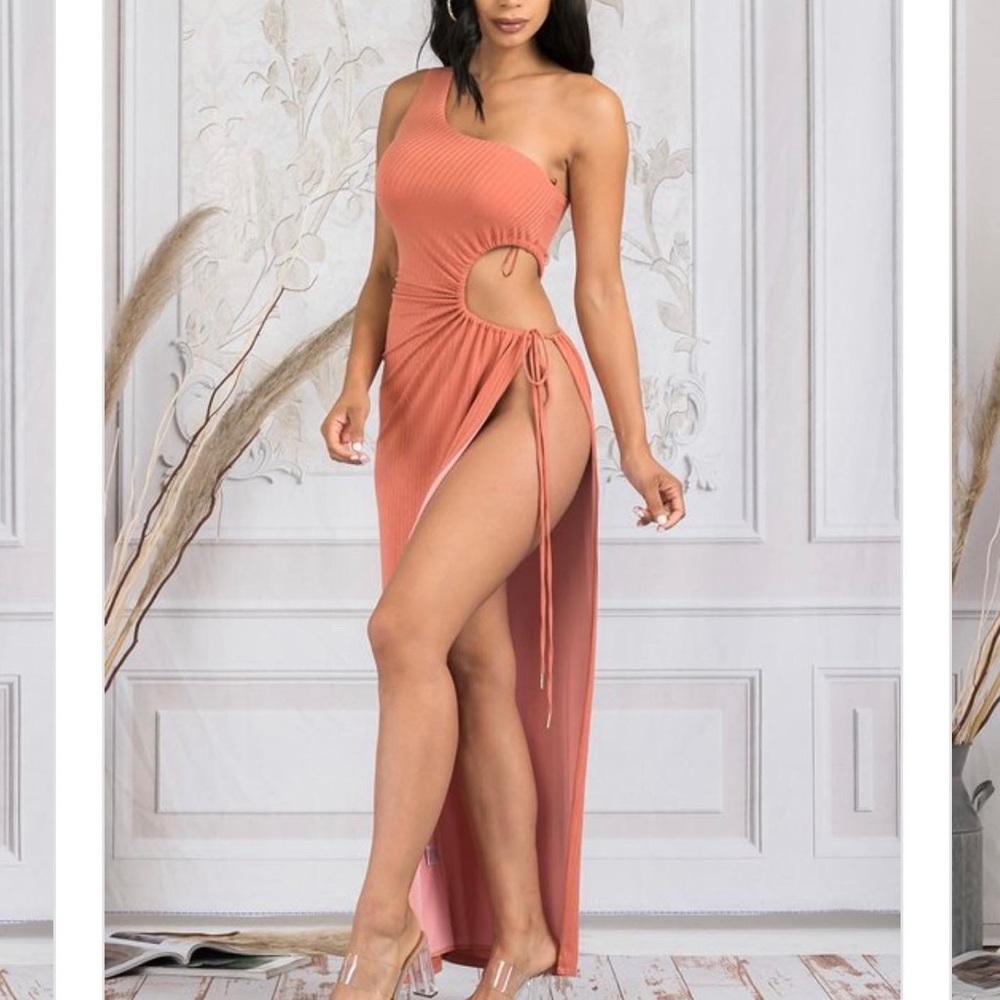 Long Dress - Picture 2 of 2